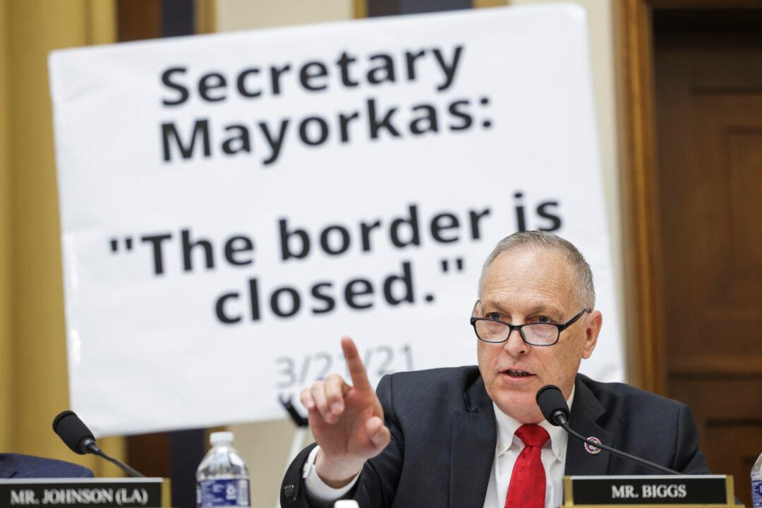 Republican Congressman Confirms He'll Challenge McCarthy for House Speaker