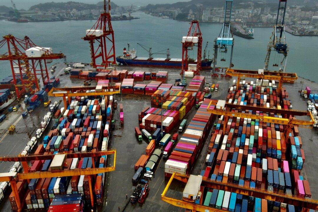 Taiwan’s Exports to China Hit New Low as Chinese Economy Weakens