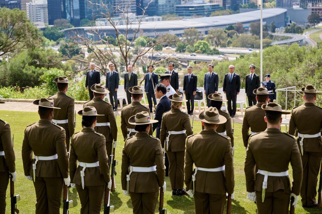 Former PM Calls for School Leavers to Do Compulsory Military or Voluntary Service