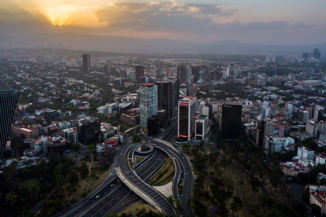 Mexicans Angered as a Record Number of Americans Move South of the Border