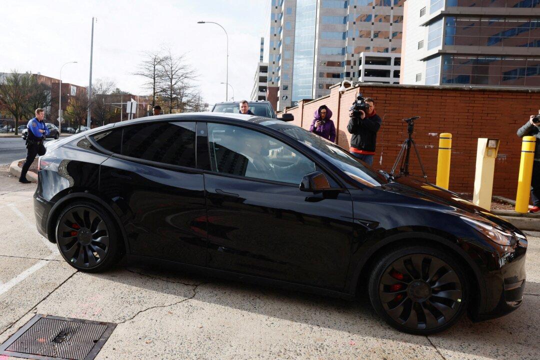 Musk Says He Made Some Tesla Decisions Without Board Nod, Defends $56 Billion Pay