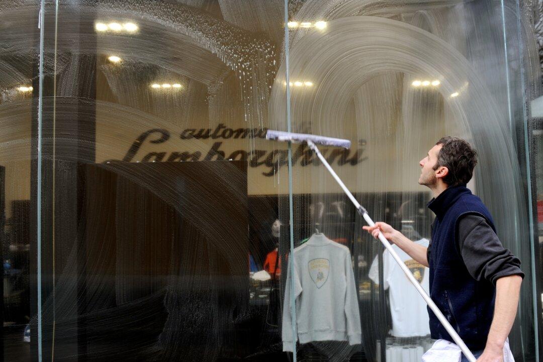 Australian Annual Wage Growth Hits Highest Level Since 2012