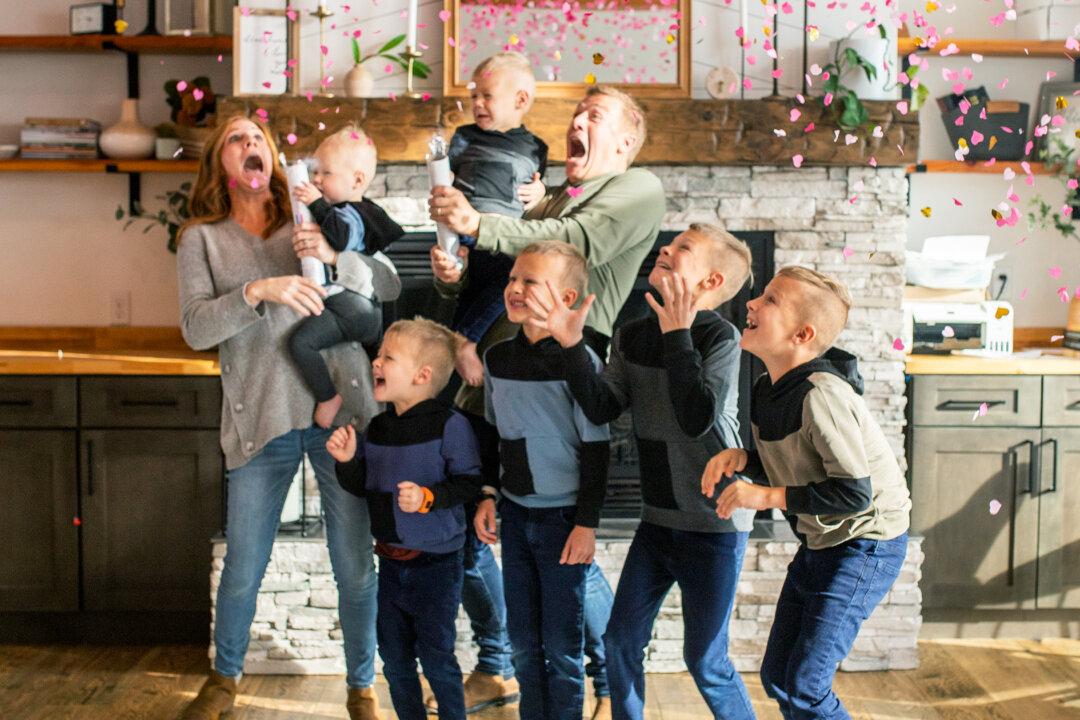 VIDEO: After 6 Boys, Homeschooling Family Is Thrilled to Find Out Gender of 7th Baby