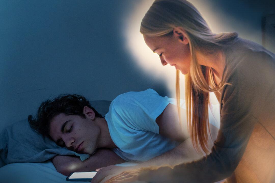 Doctor Tells of Cases Where Lost Loved Ones Reveal Things in Dreams—And Then They Come True