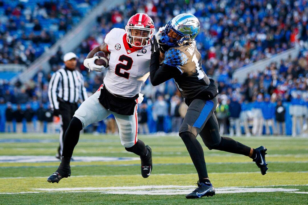 No. 1 Georgia Tops Kentucky, Goes Unbeaten in SEC Again