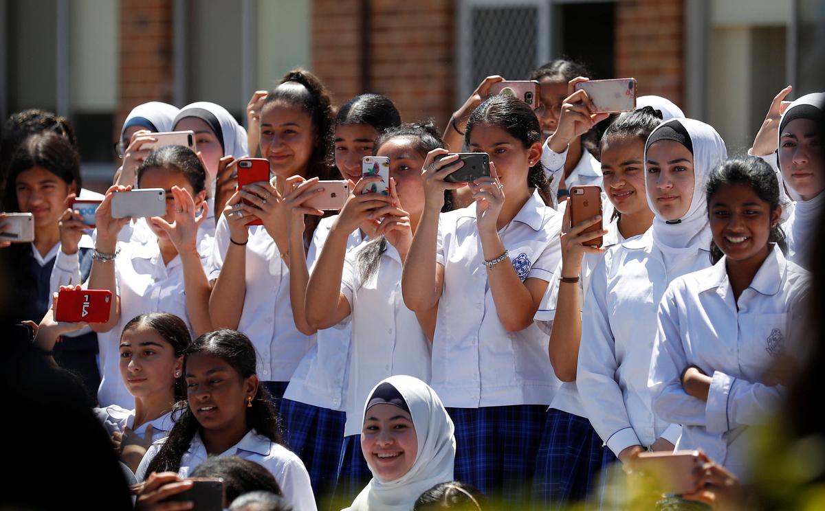 Mobile Phones Are Now Banned in All NSW Public Schools
