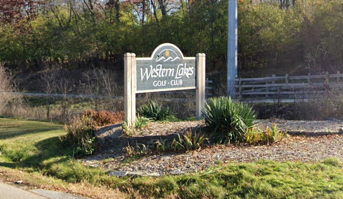 3 People, 56 Dogs Survive US Emergency Landing