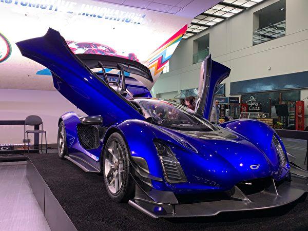 LA Auto Show Begins 10-Day Run at Convention Center