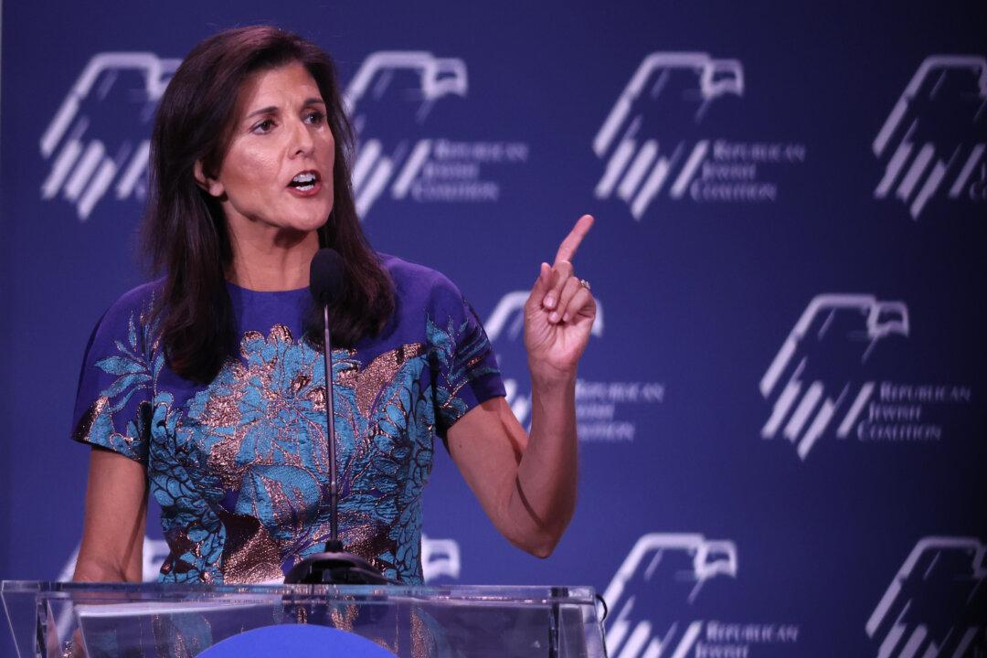 Haley Defends Trump as 2024 GOP Rival Faces Possible Arrest