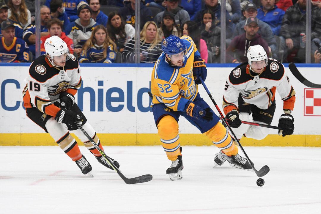 Faulk’s Power-Play Goal Lifts Streaking Blues Past Ducks