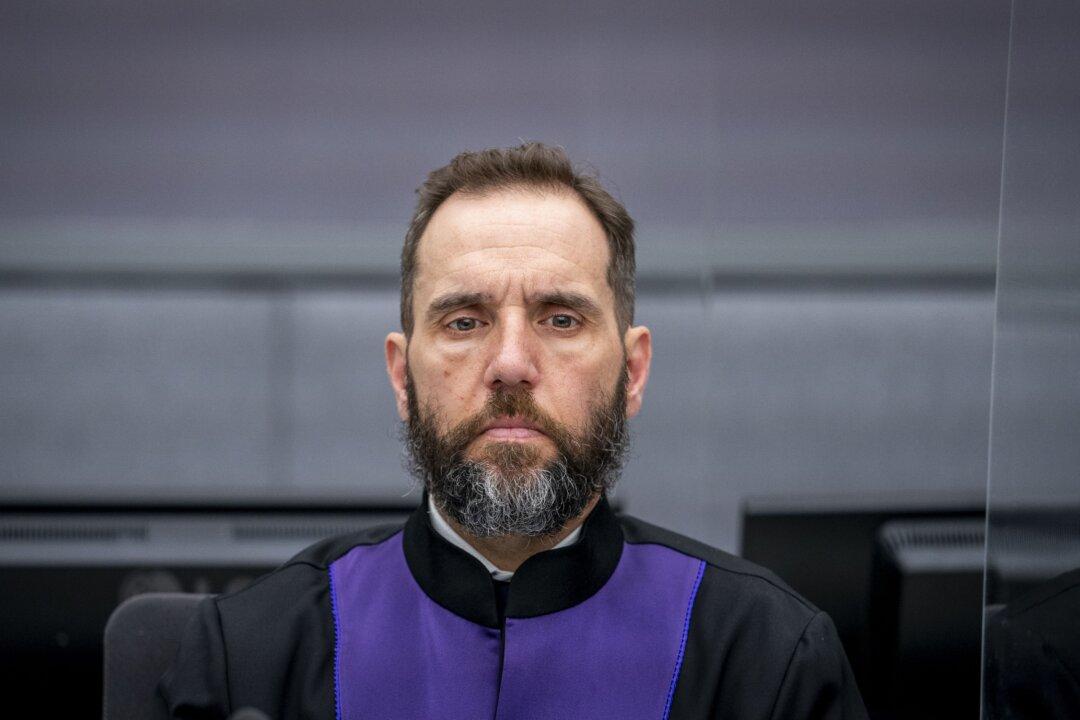 New Special Counsel Makes 1st Move, Challenging Claim From Trump Team