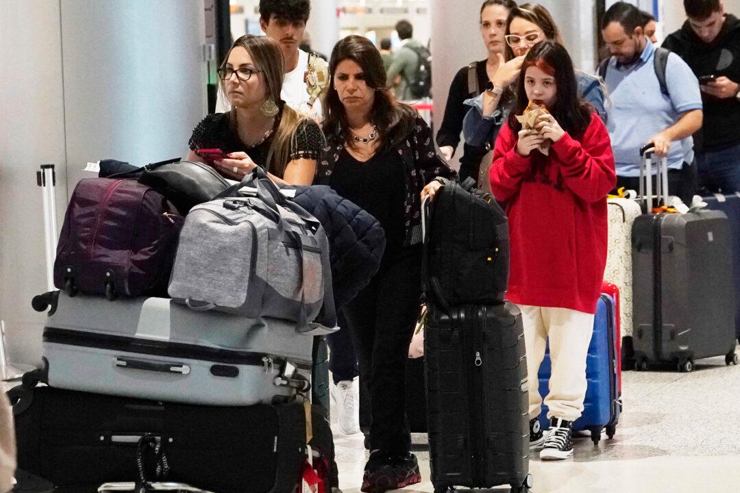 Thanksgiving Travel Rush Is Back With Some New Habits