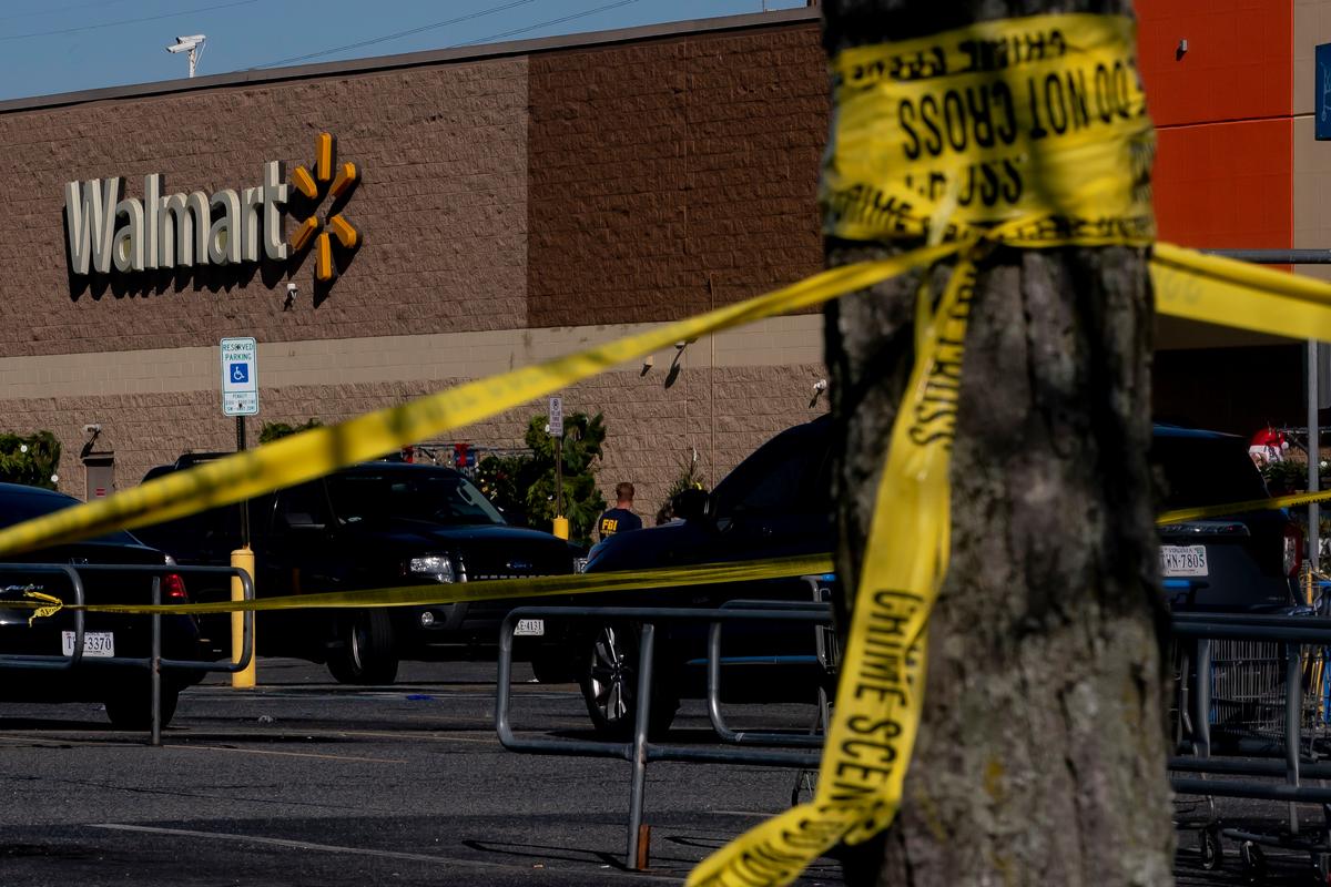Walmart Gunman Seemed to Target Specific People, Witness Says