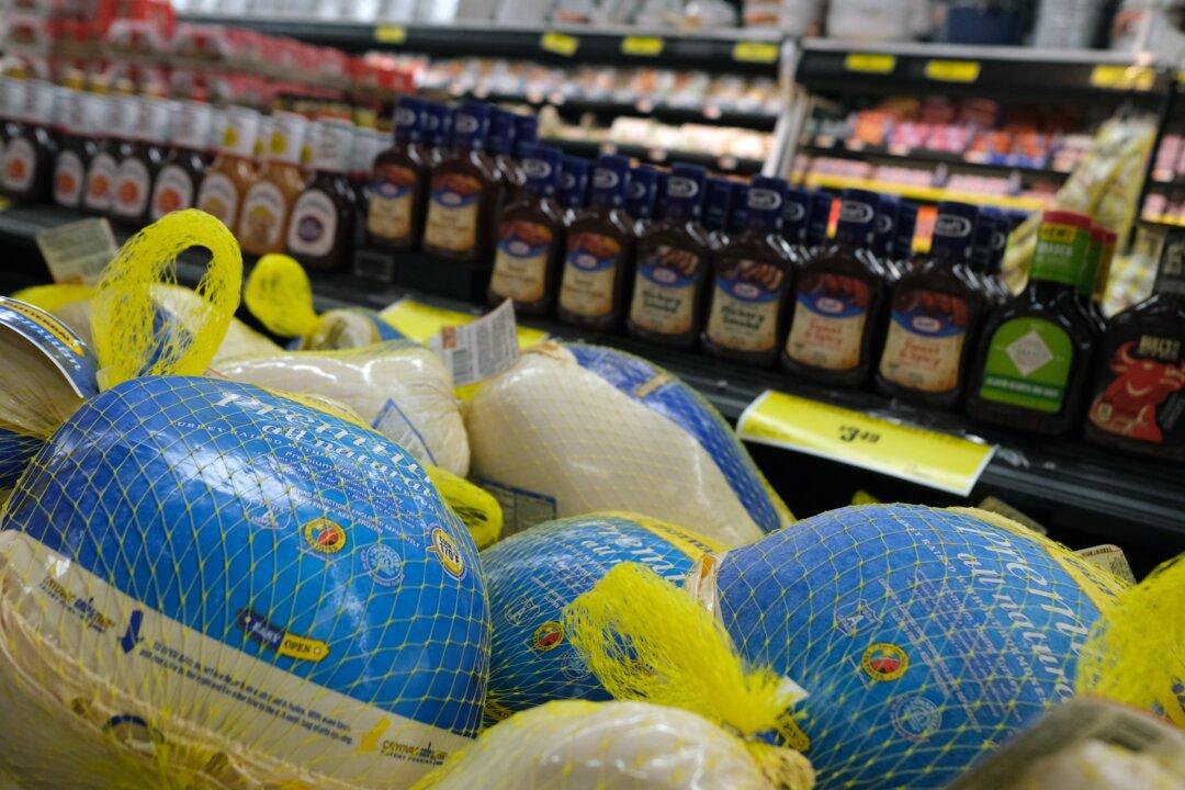 1 in 4 Americans Say They Won’t Be Having Thanksgiving Dinner Because They Can’t Afford It