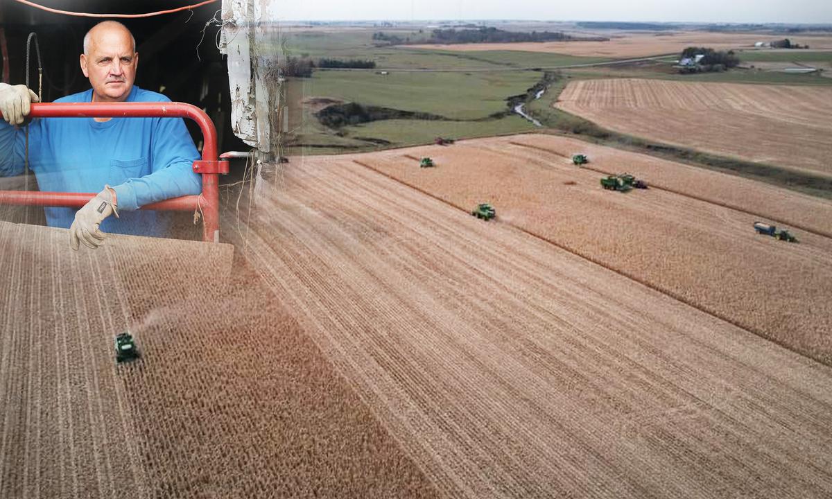 100 Farmers, Neighbors Help Harvest Iowa Farmer’s Crops After He Died Suddenly From Cancer
