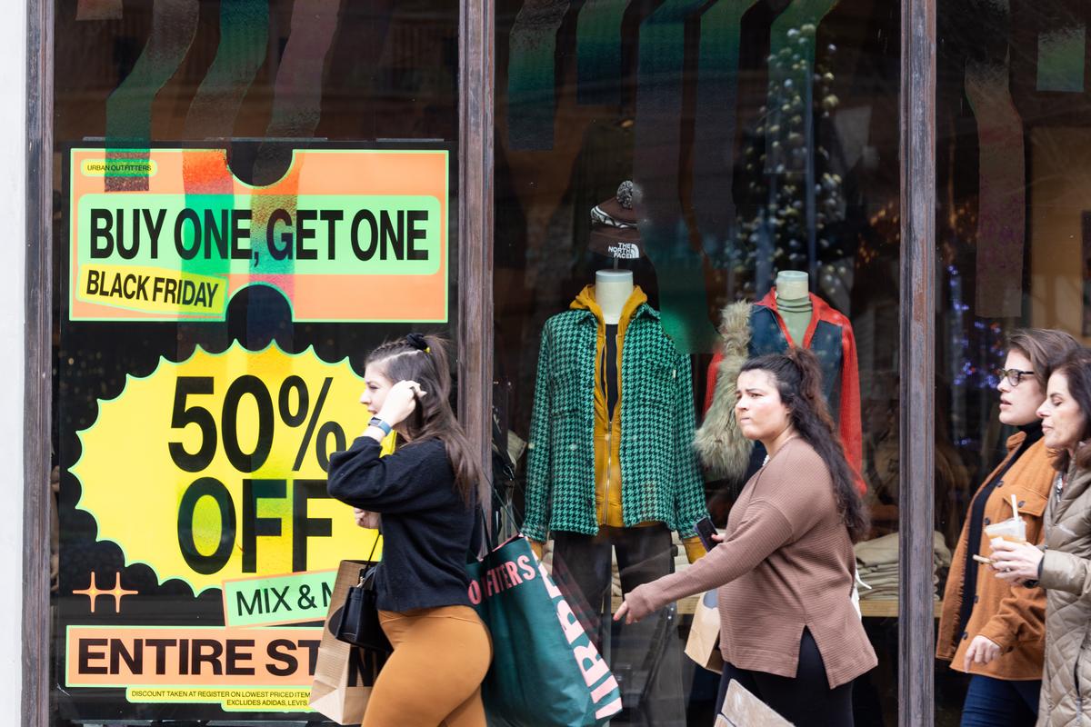 US Economy Grew at a Slower Pace in 4th Quarter as Consumer Spending Revised Lower