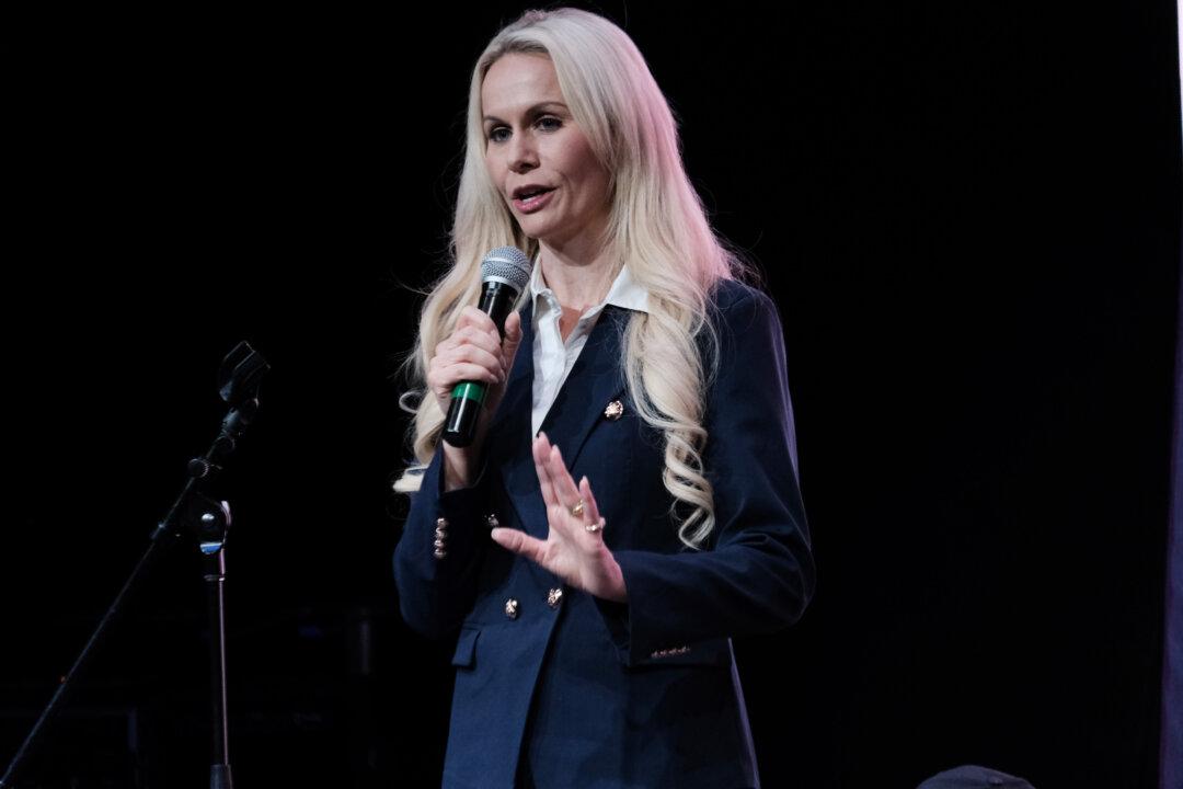 Trump-Backed Alaska Senate Candidate Criticizes McConnell for Massive Spending Boost for GOP Opponent