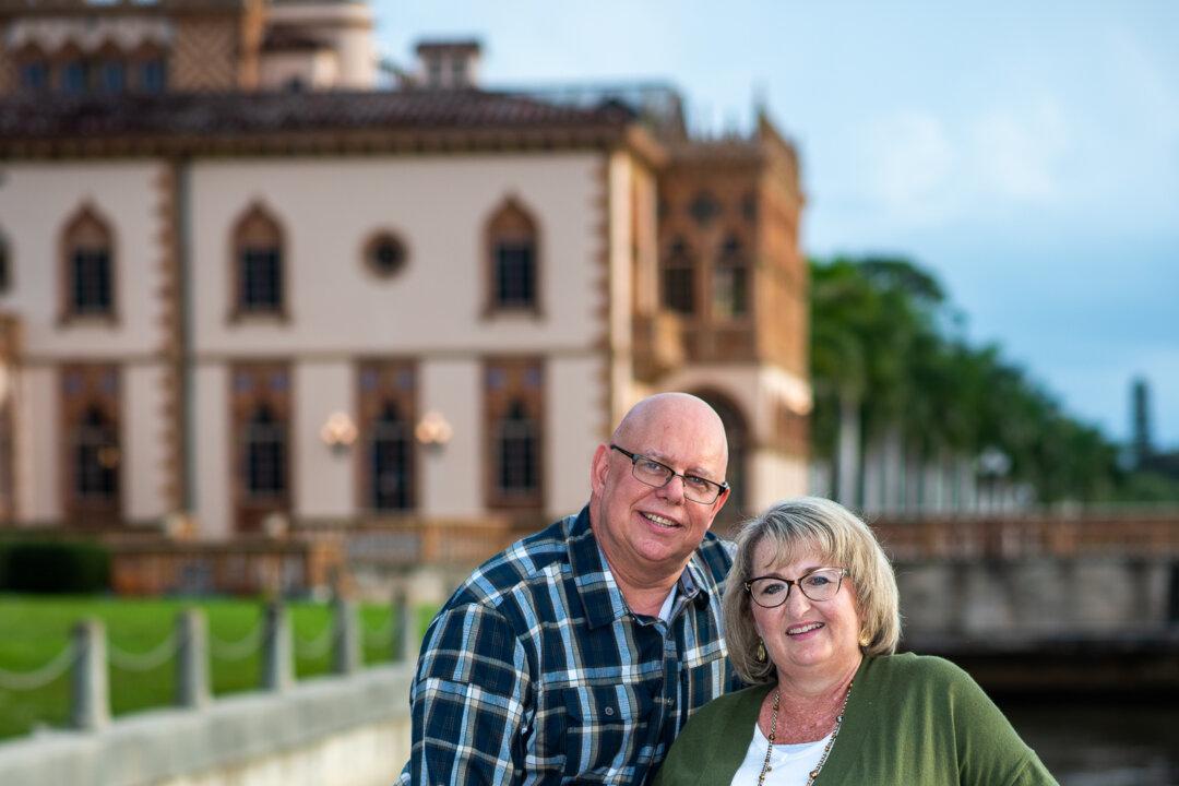 Floridians Combat Still-in-Place COVID Policies