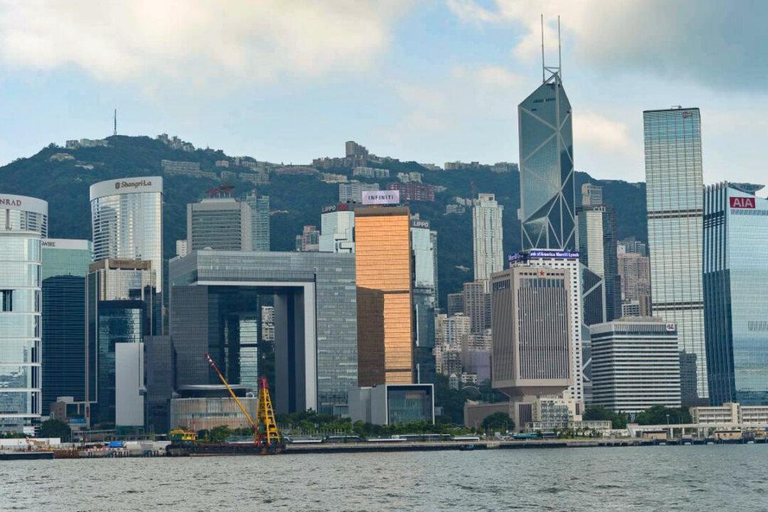 Foreign Finance Companies Exit Hong Kong; Chinese Firms Have Increased Overtaking US Companies