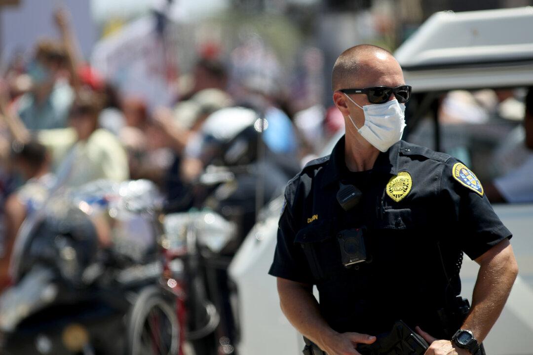 Scammers Pose as Sheriff’s Deputies, Banks in Recent Phone Scams: Authorities