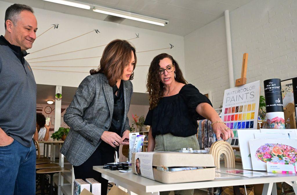 Kamala Harris Visits Arts Business in Culver City