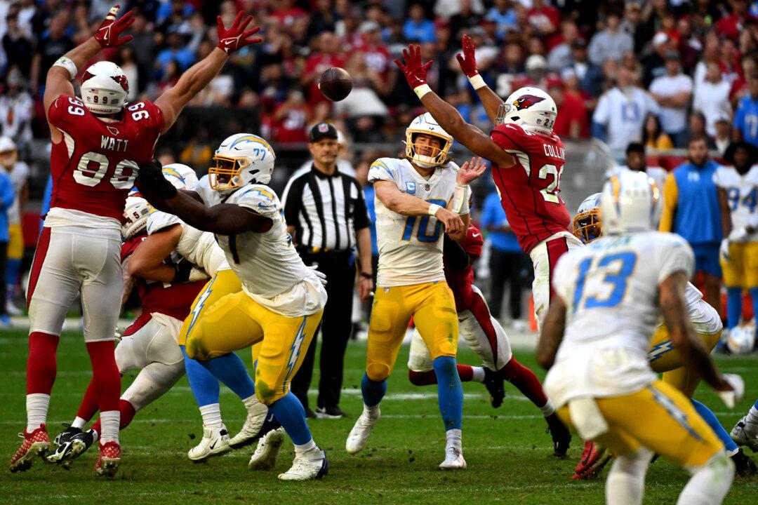 Herbert Rallies Chargers to 25–24 Win Over Cardinals