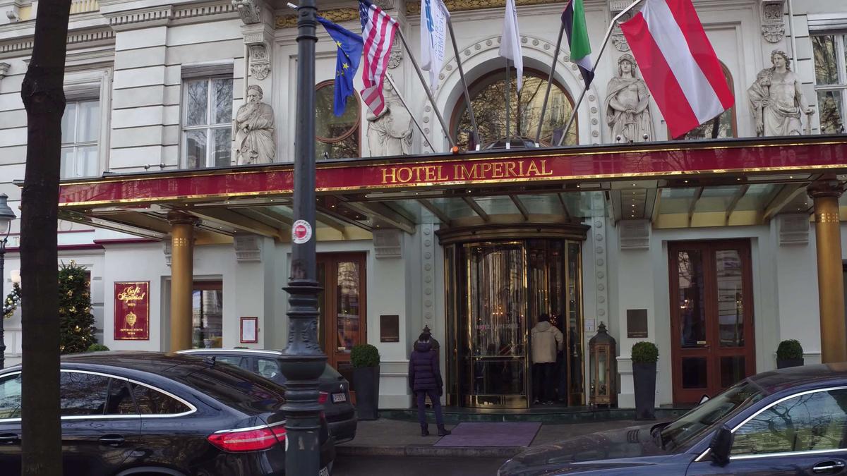 Book Review: ‘Last Call at the Hotel Imperial: The Reporters Who Took On a World at War’