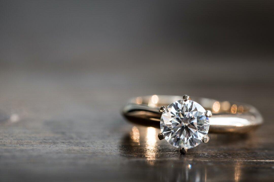 Sticky Situations: Bankrupt Mortgage Lender and a $10,000 Engagement Ring