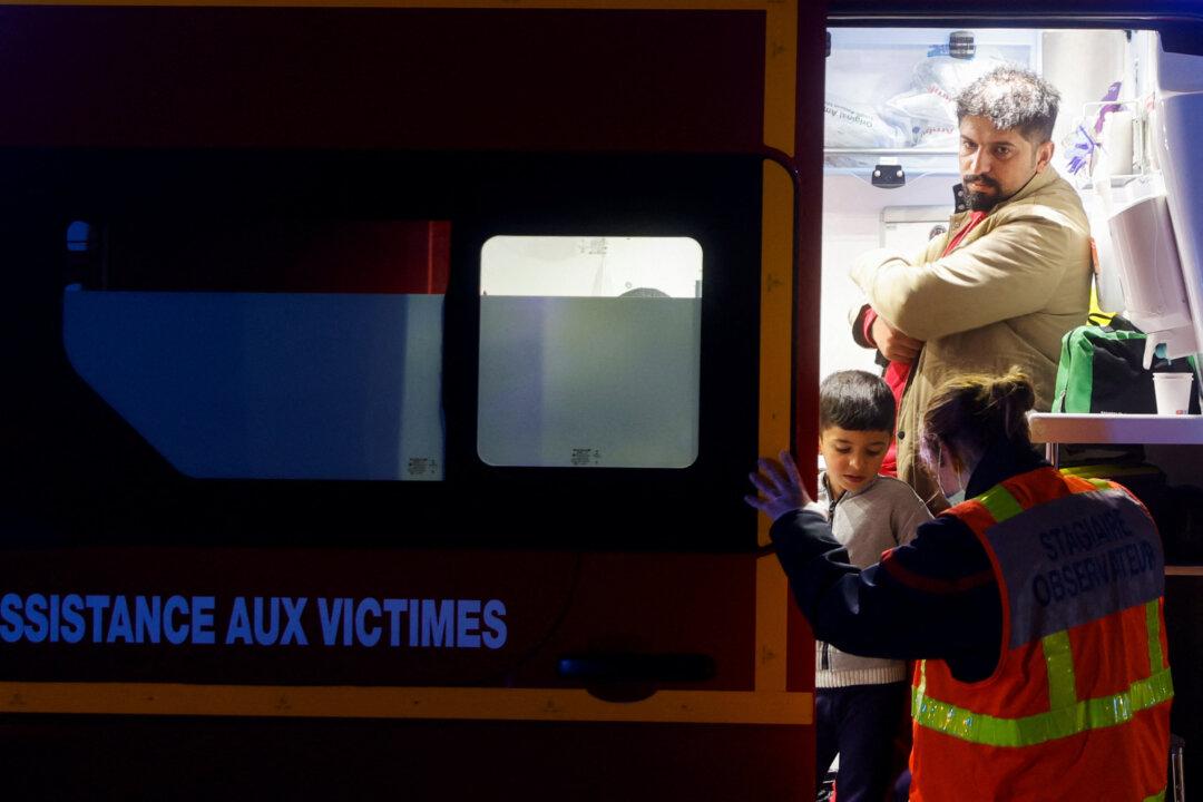 French Authorities Rescue 61 Migrants Including Children in Channel