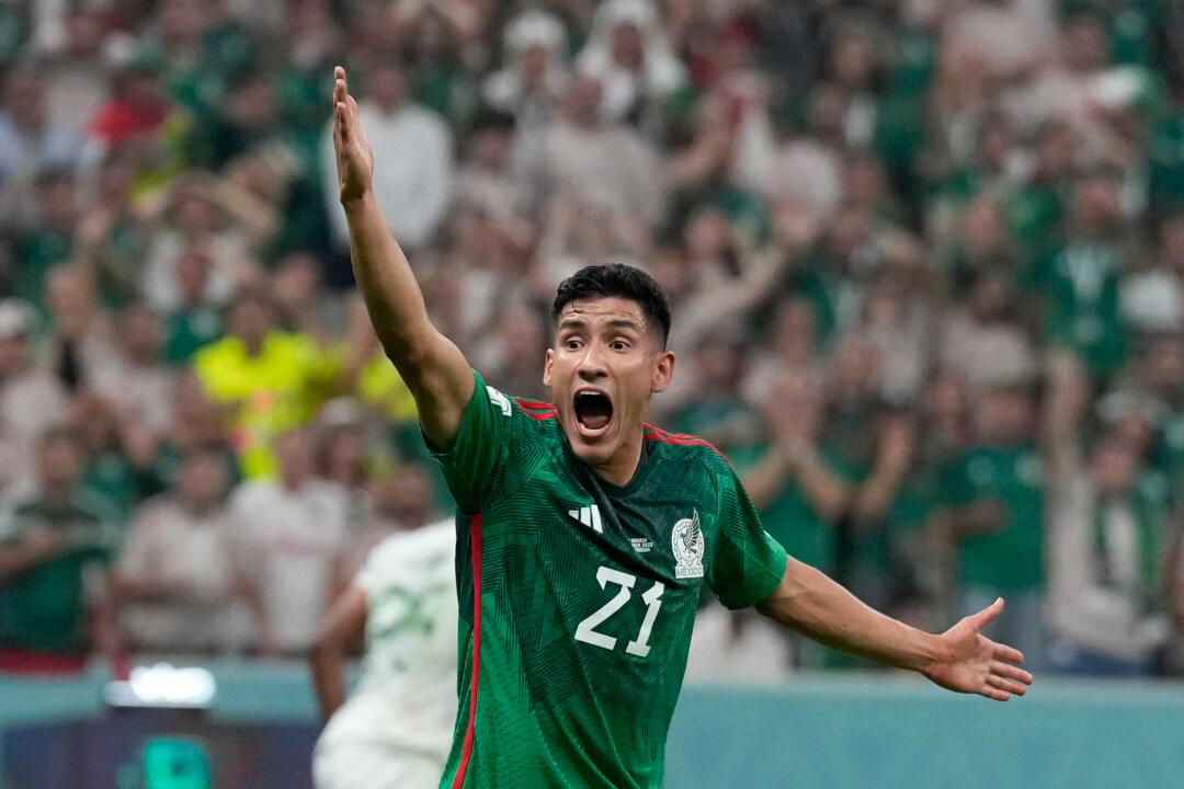 Mexico Beats Saudi Arabia 2–1 but Falls Short at World Cup