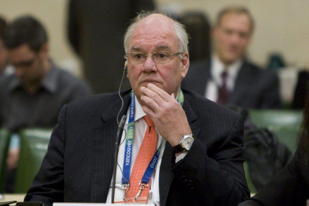 CSIS Definition of Security Threat Irrelevant to Cabinet Decision, Ex-directors Say