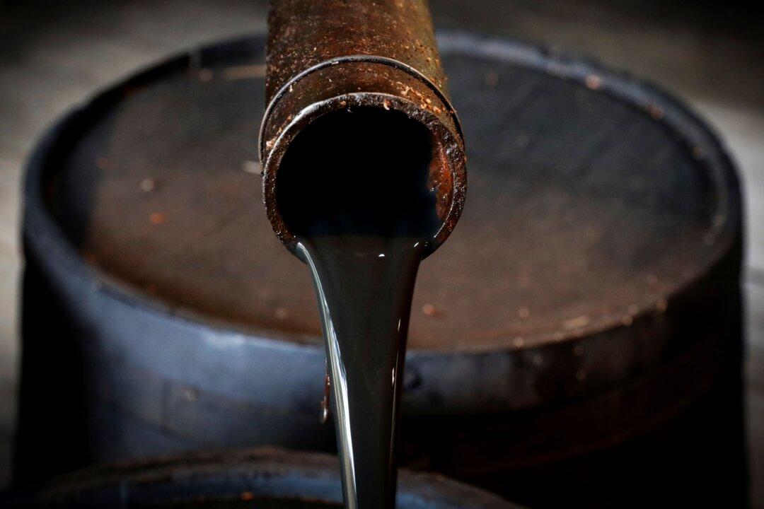 Oil Rebounds After Biggest Drop in Decades at Start of Year