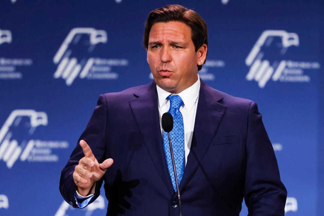 DeSantis Seeks Florida Grand Jury to Investigate COVID Vaccine ‘Wrongdoing’