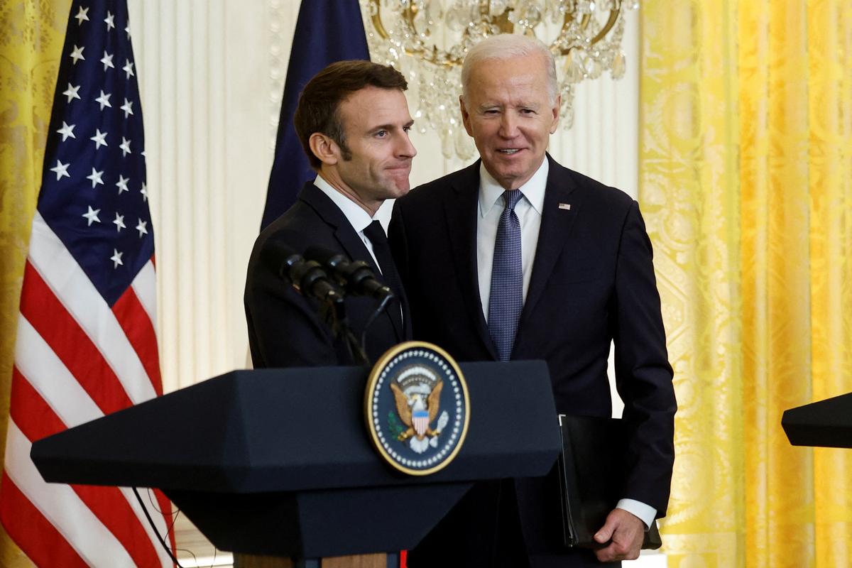 US, France Vow to Hold Russia to Account on Ukraine