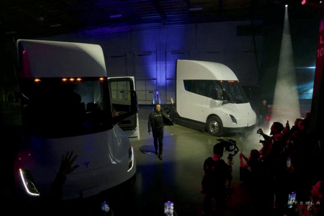 Musk Delivers First Tesla Truck, but No Update on Output, Pricing