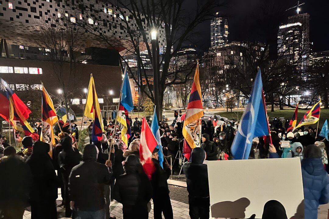 ‘Keep Up the Fight’: Toronto Rally Held in Support of Protestors in China