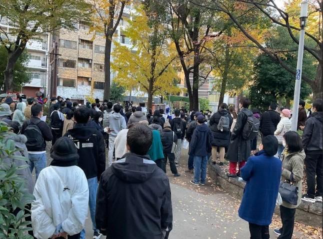 On Dec. 3, 2022, Chinese students studying in the Kansai region of Japan held a rally in Utsubo Park, Osaka, in support of the "white paper revolution." (Kane Zhang/The Epoch Times)