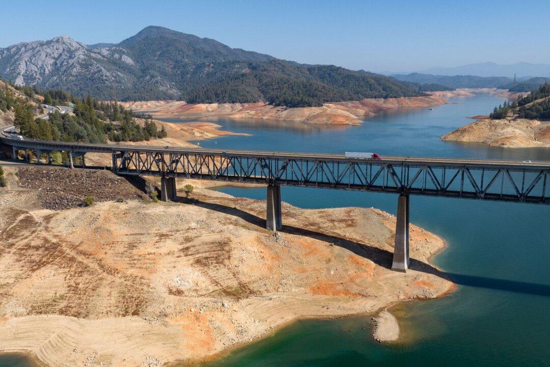 Water Agency Warns Cities, Industry to Prepare for 4th Year of Drought