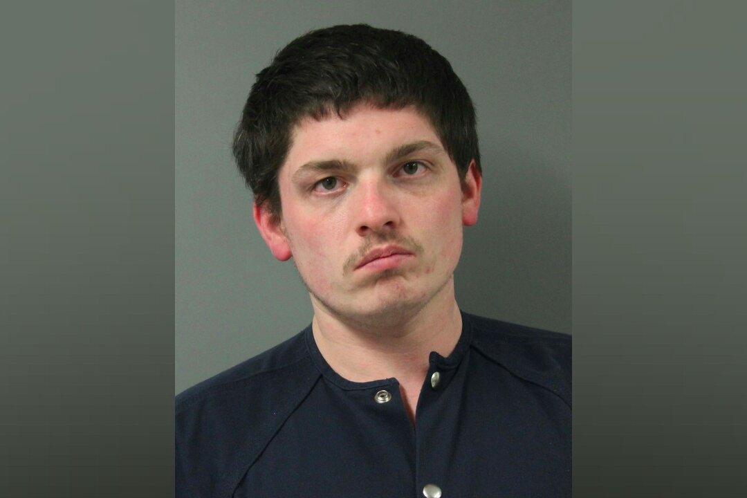 Police Say Iowa Couple Drowned Newborn in Apartment Bathtub