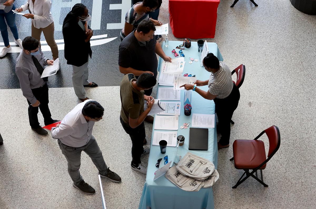 Job Openings Unexpectedly Rose, While Demand for Tech Workers Fell in December