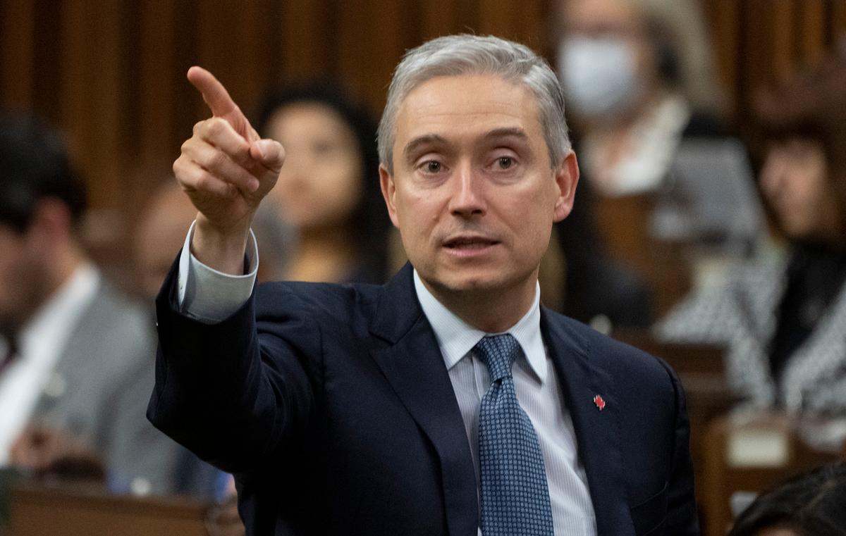 Quebec, Ottawa Pledge $300 Million for GM Electric Car Battery Component Plant