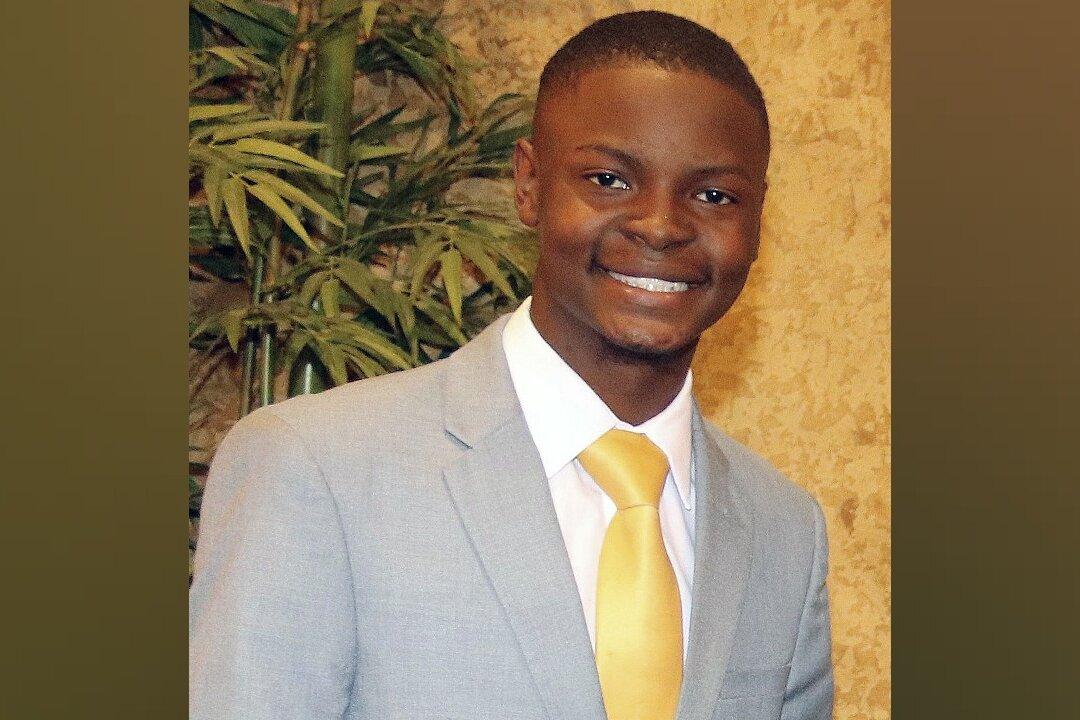 18-Year-Old College Student Elected Mayor of Arkansas City