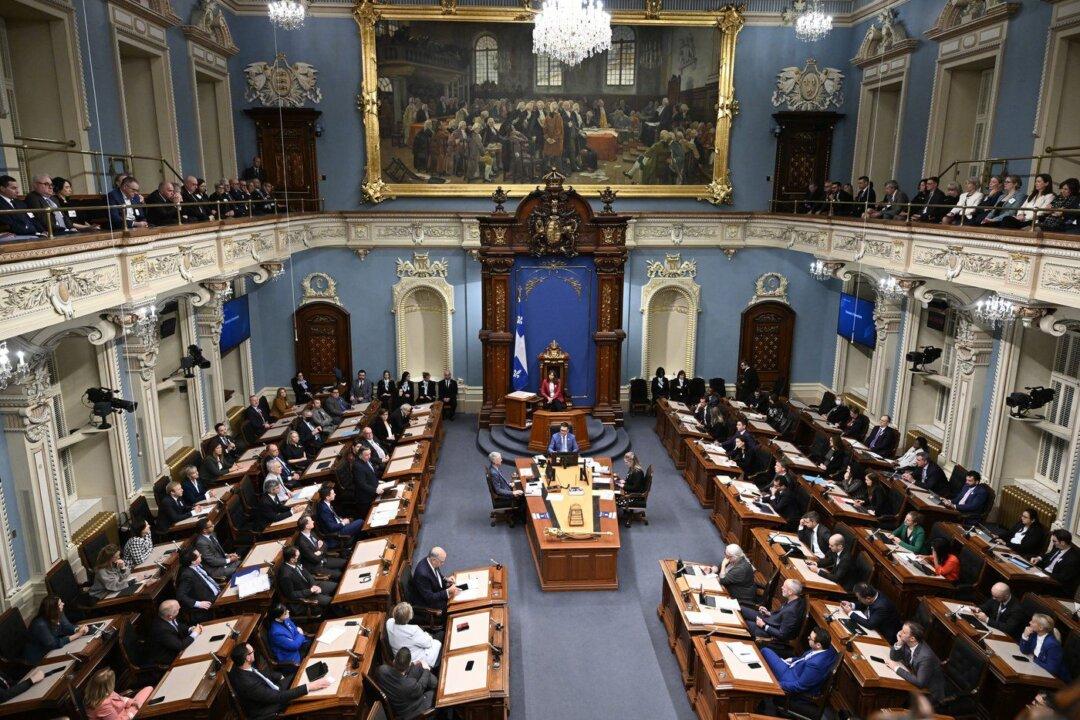 Quebec Adopts Law Making Oath to King Optional for Elected Members