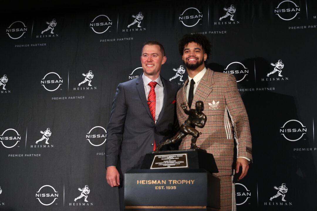 USC Quarterback Caleb Williams Wins 2022 Heisman Trophy