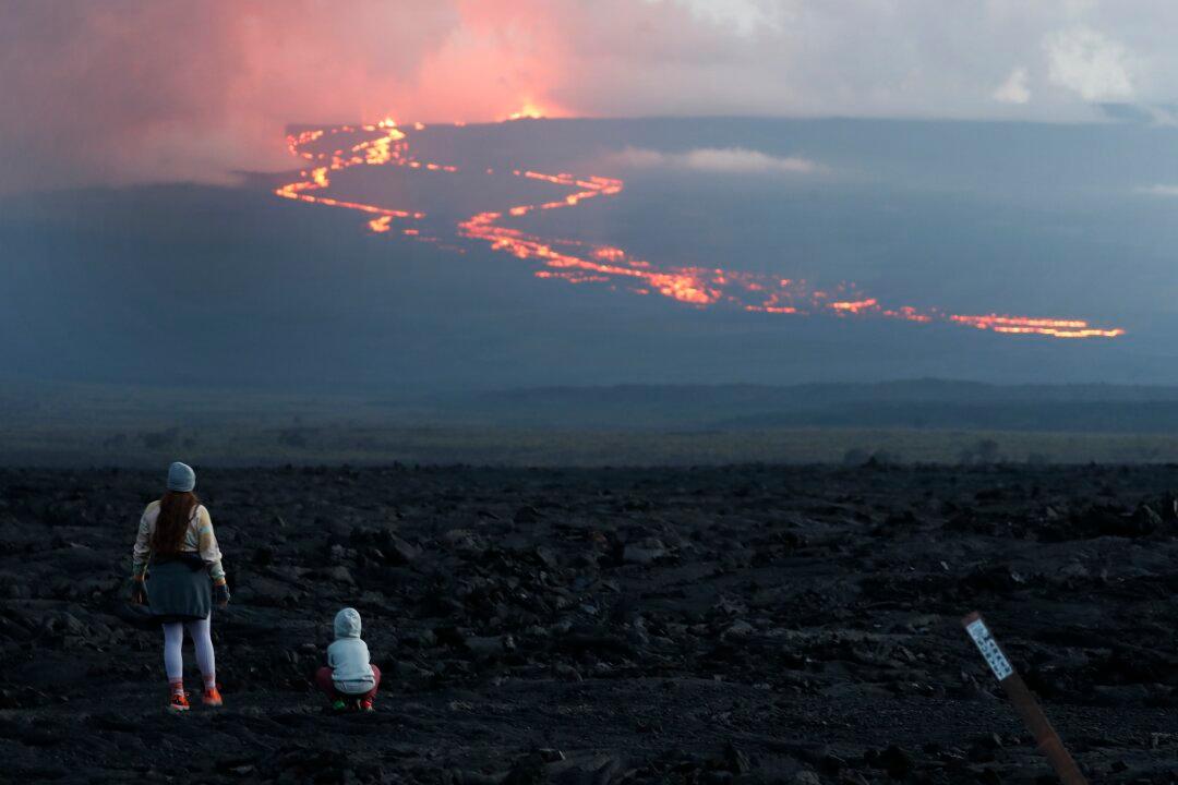 Scientists Say Eruption of Hawaii Volcano Continues to Ease