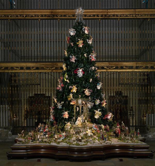 “Christmas Tree and Neapolitan Baroque Crèche,” The Metropolitan Museum of Art, New York. (Public Domain)