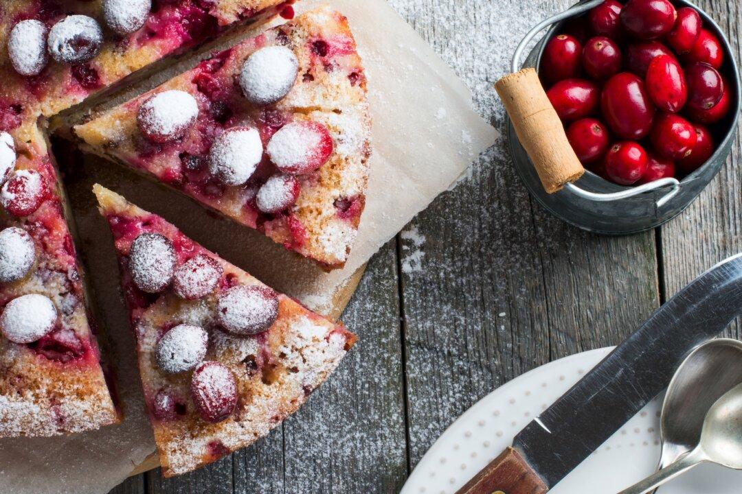 Upside-Down Berry Christmas Cake (Recipe)