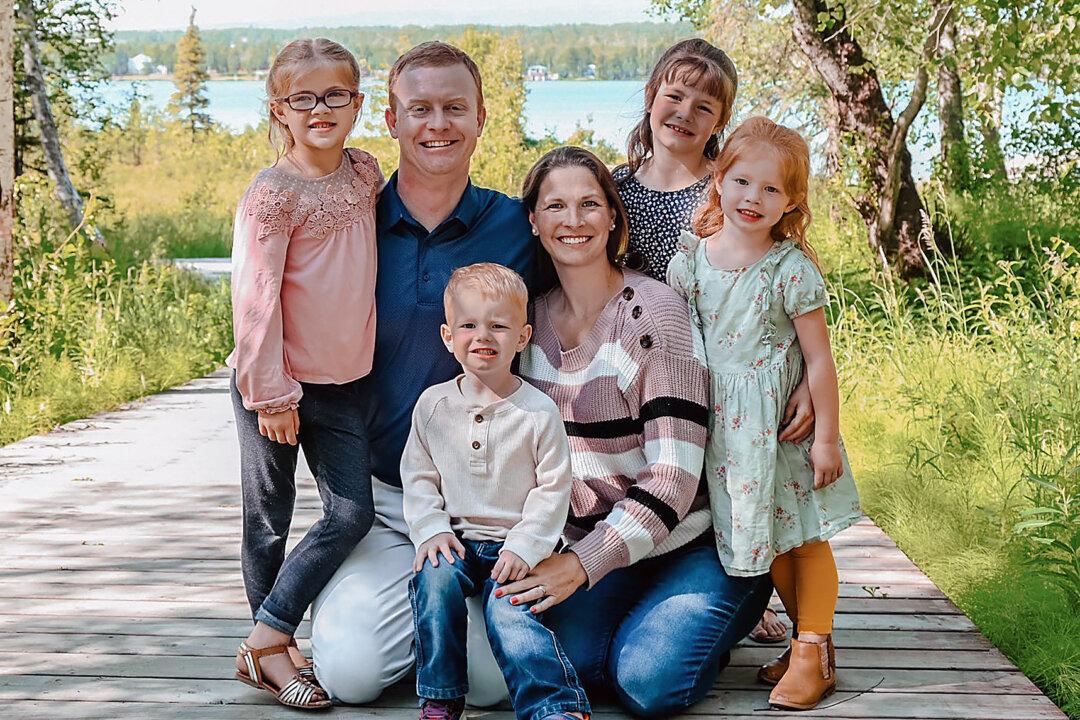 Alaska Trial to Decide If GOP State Lawmaker Can Be Barred From Office for Being an Oath Keepers Member