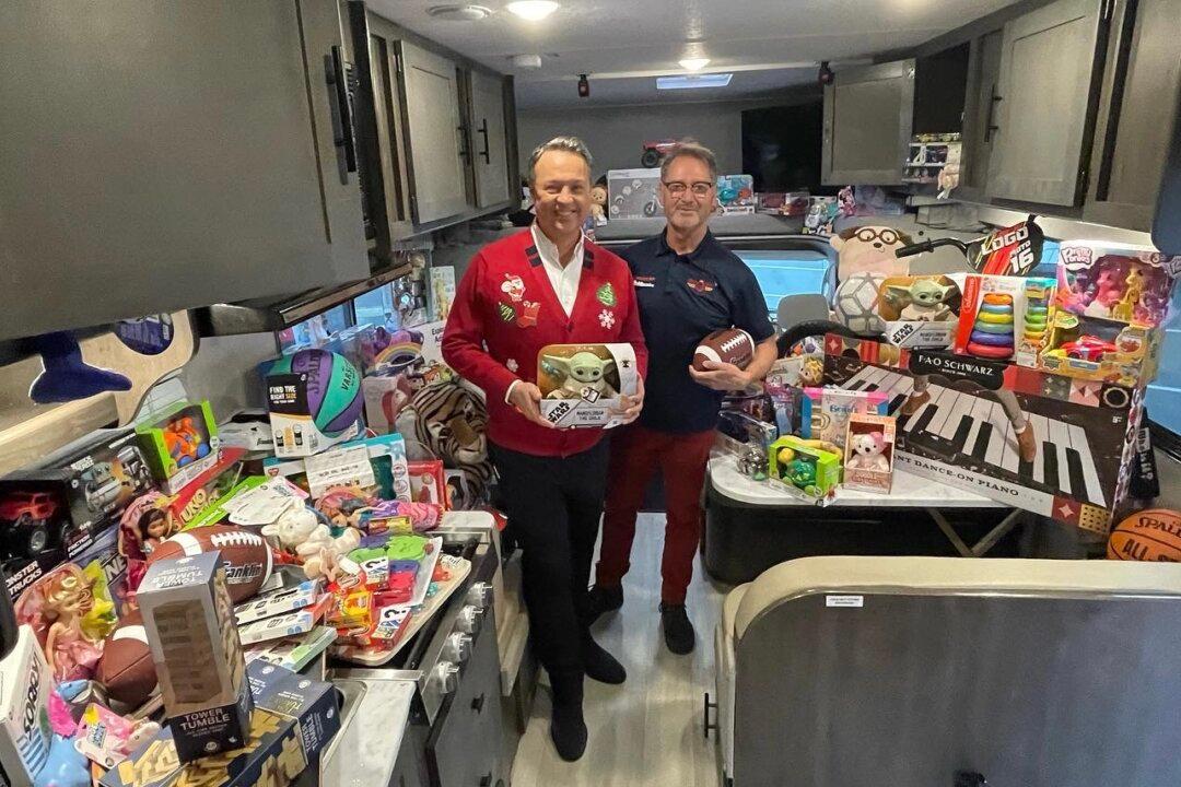 ‘Stuff-an-RV’: SoCal Company Delivers Holiday Joy