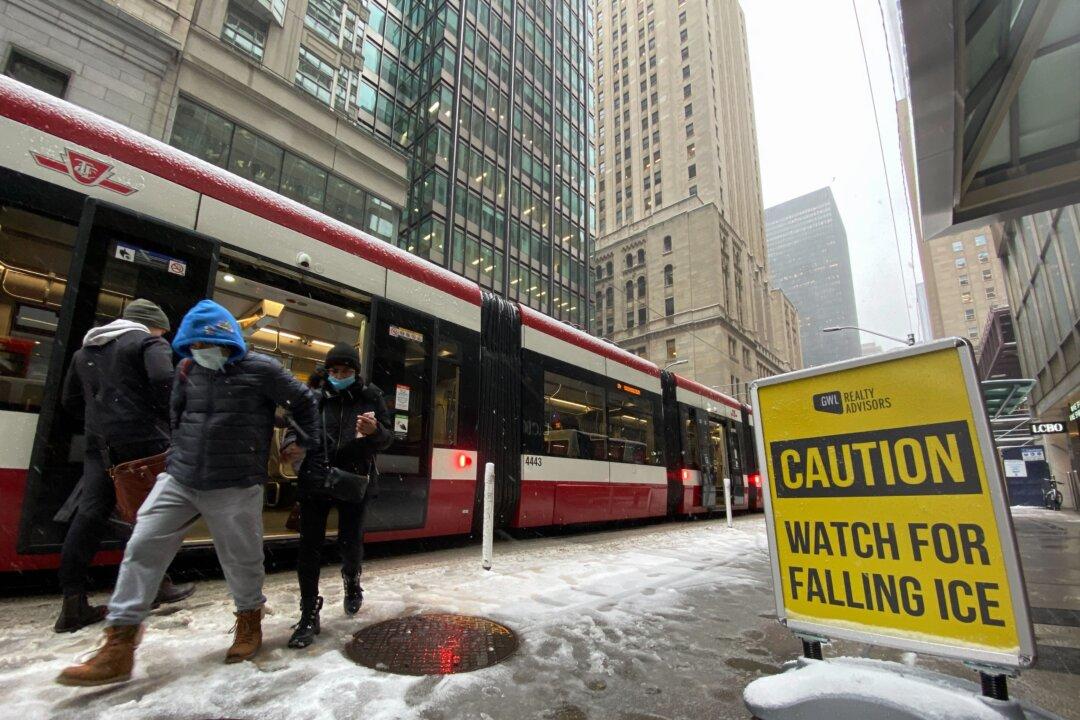 Winter Storm Leaves Thousands in Ontario Without Power, Causing Flight Delays